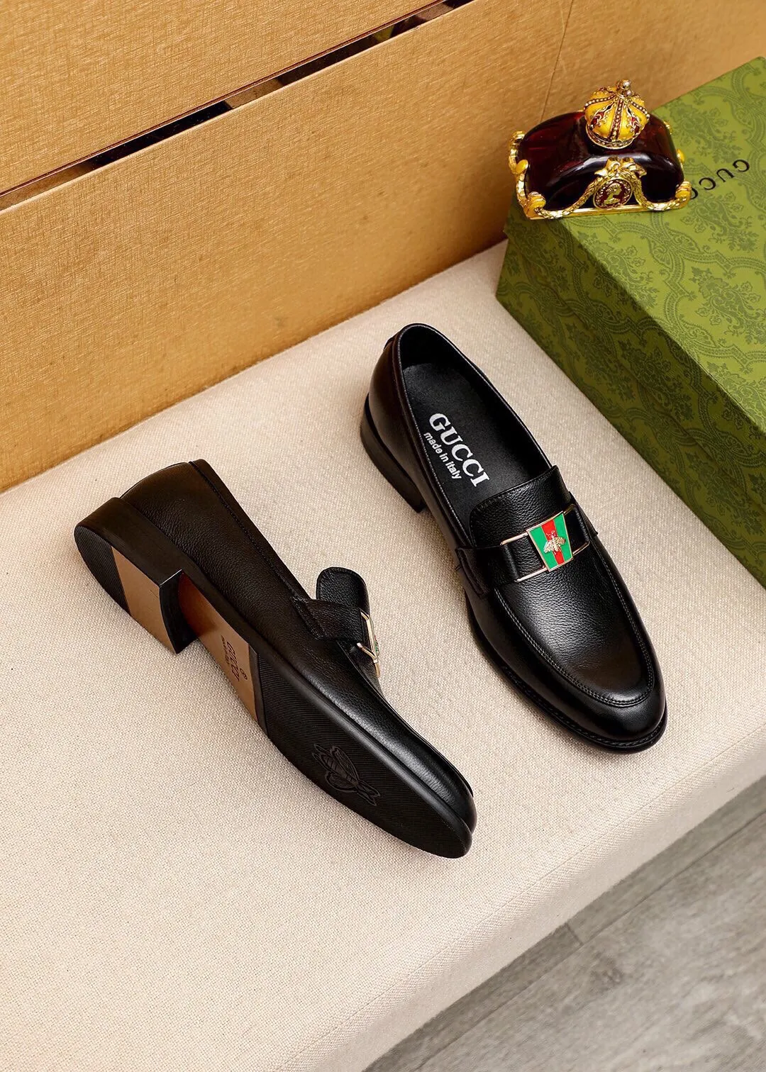 Men's shoes 💰400 💐 Product trademark: GUCCI "Gucci" casual business leather shoes Regular size: 39-44 (38.45.46🉑️Customized) Product materials: Selected imported first-layer calfskin upper + luxury hardware buckle, imported 🐑 sheepskin lining. Strong three-dimensional visual effect, original combination outsole Color: 1⃣️color optional